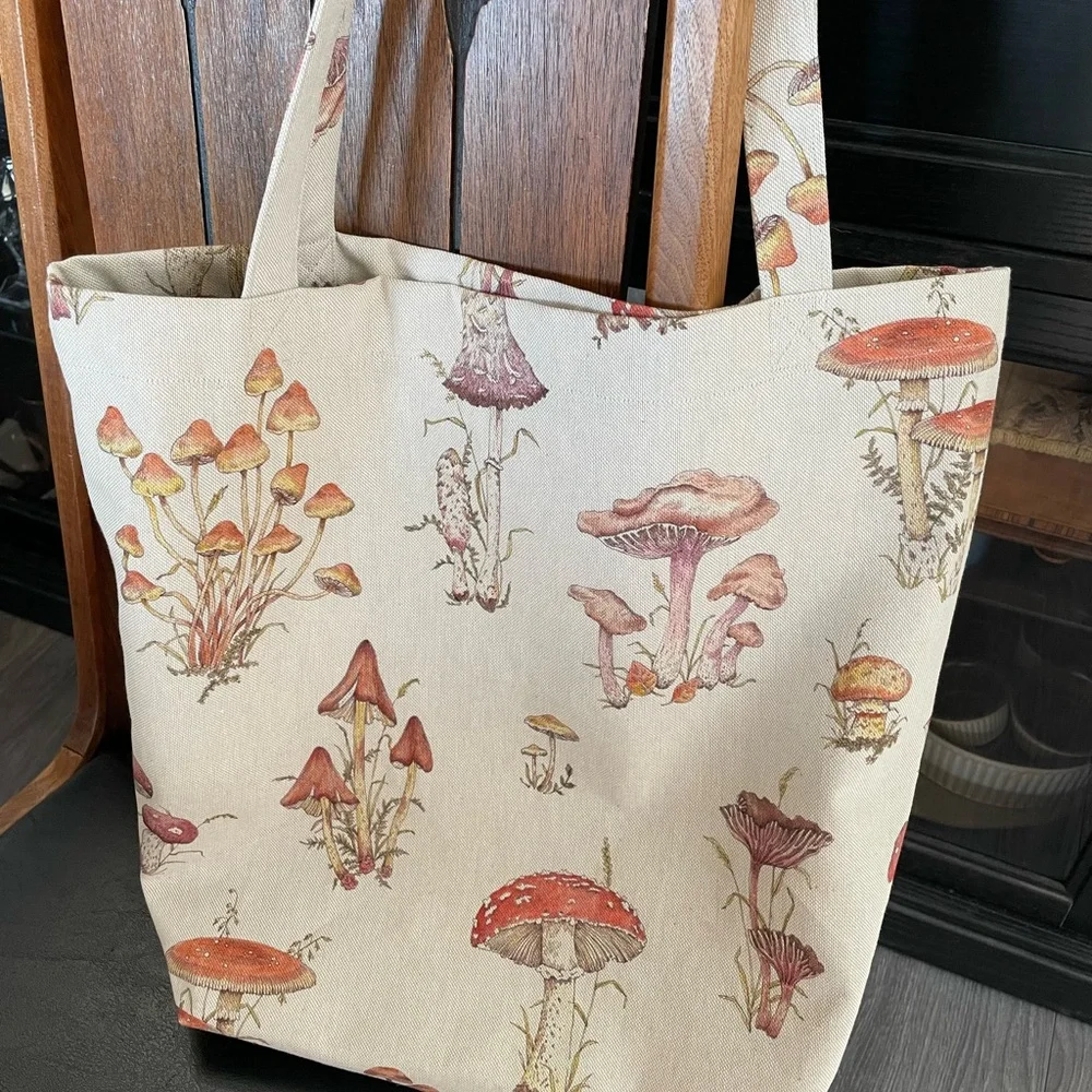 REVERSIBLE Mushroom & Moth tote bag - Handmade - Picture 6 of 10